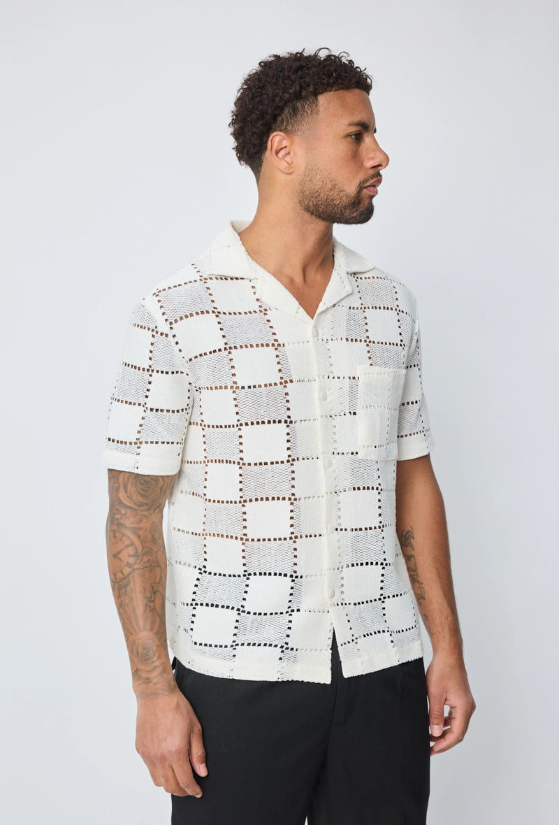 Chemise trouée manches courtes à boutons