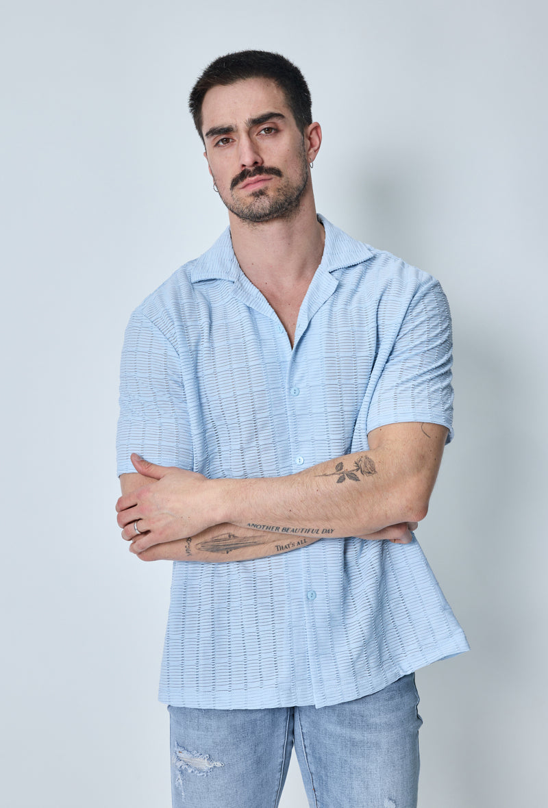 Short-sleeved pleated shirt with revere collar