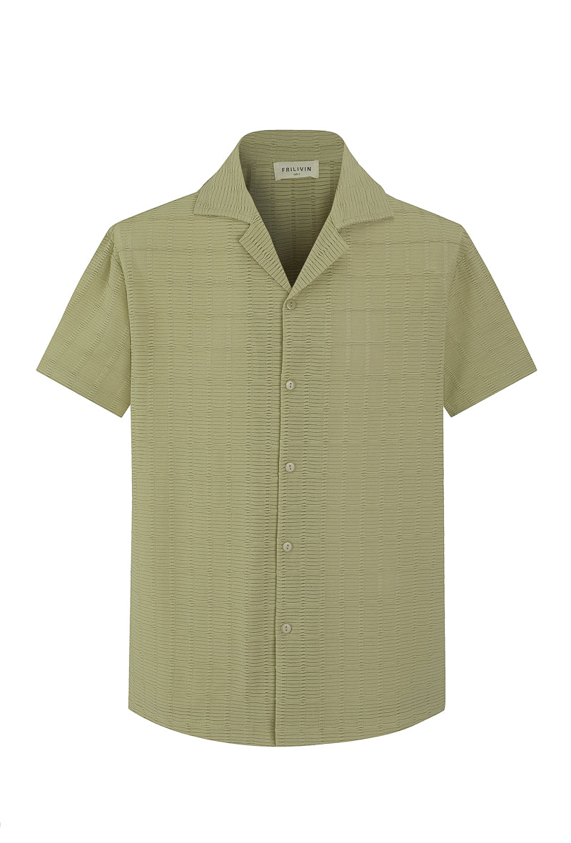 Short-sleeved pleated shirt with revere collar