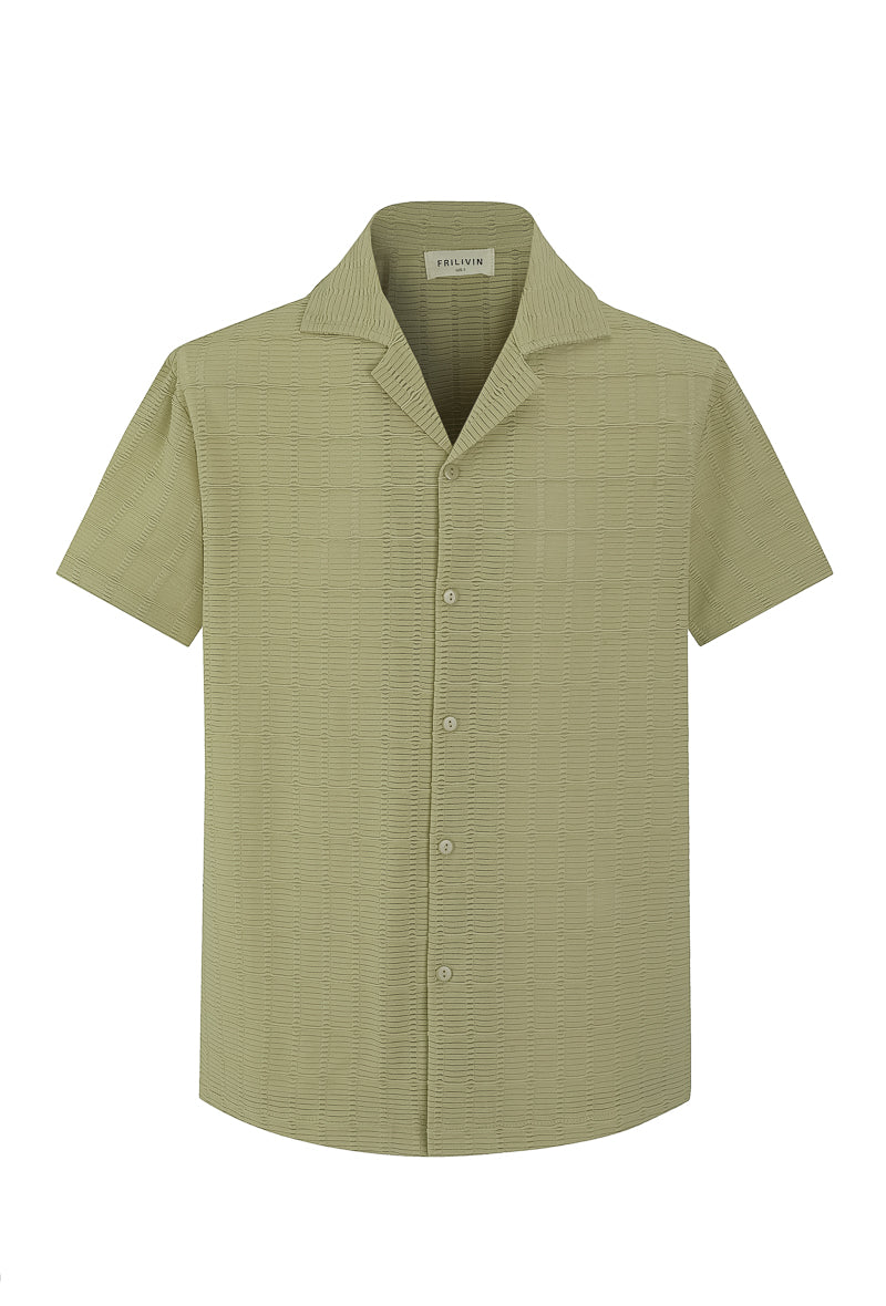 Chemise plissée manches courtes col à revers