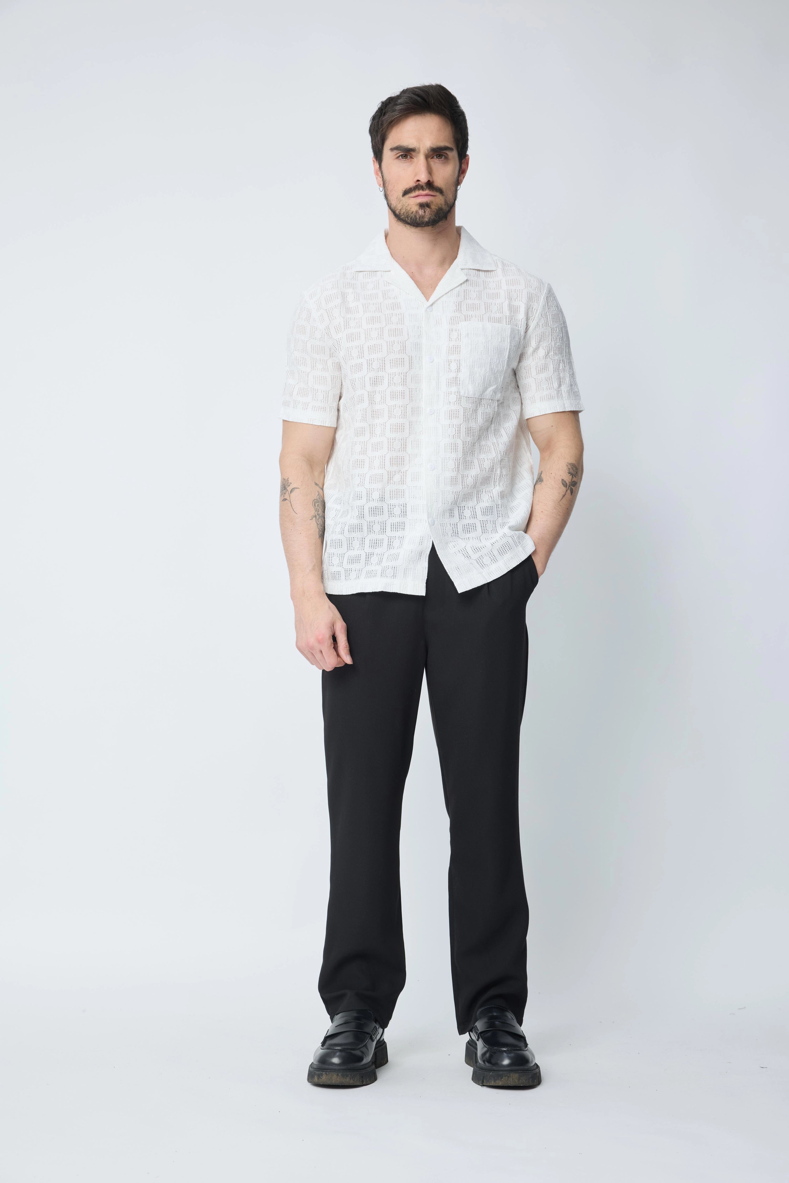 Chemise unie à manches courtes