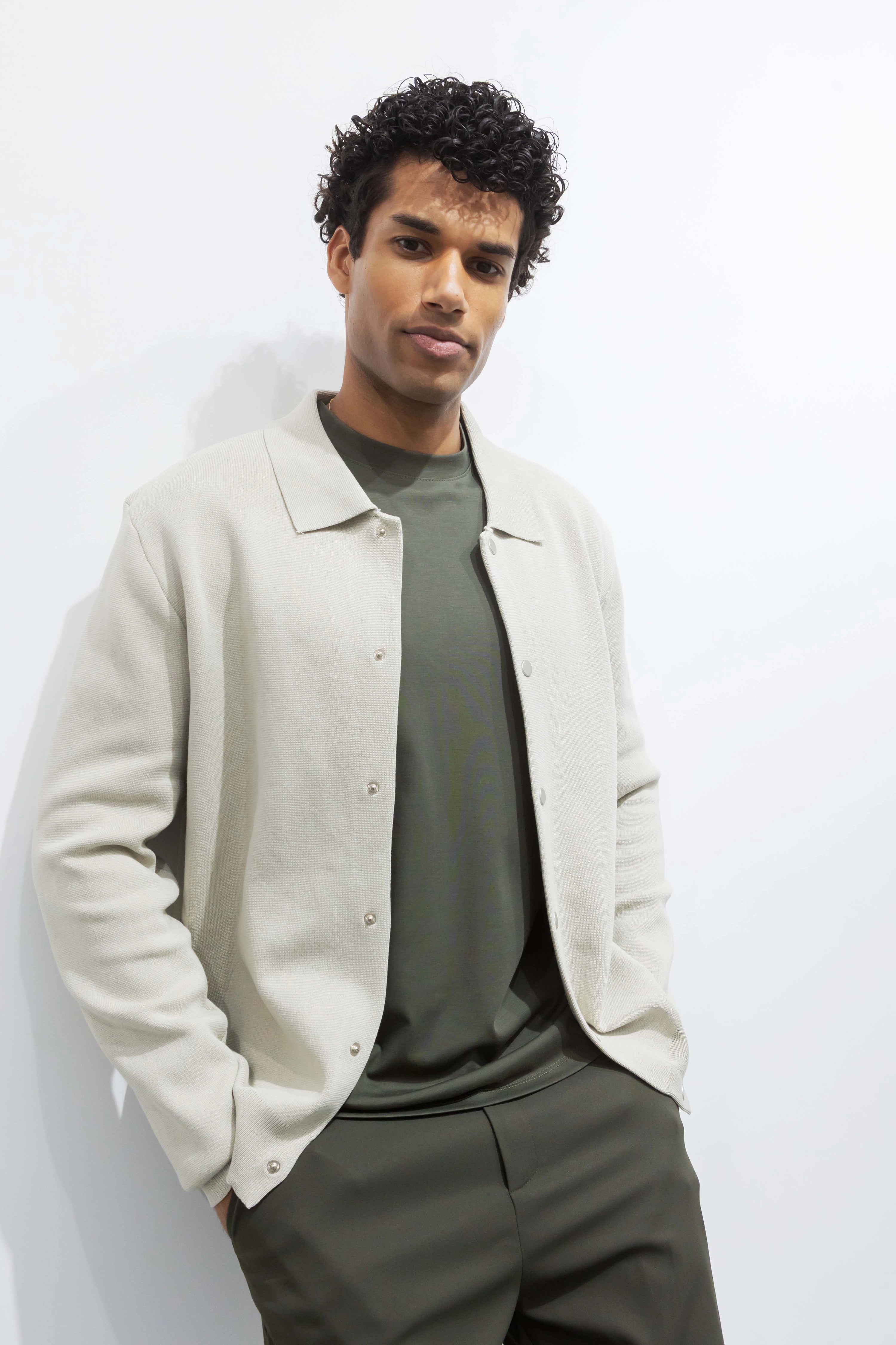 Gilet maille à bouton de pression