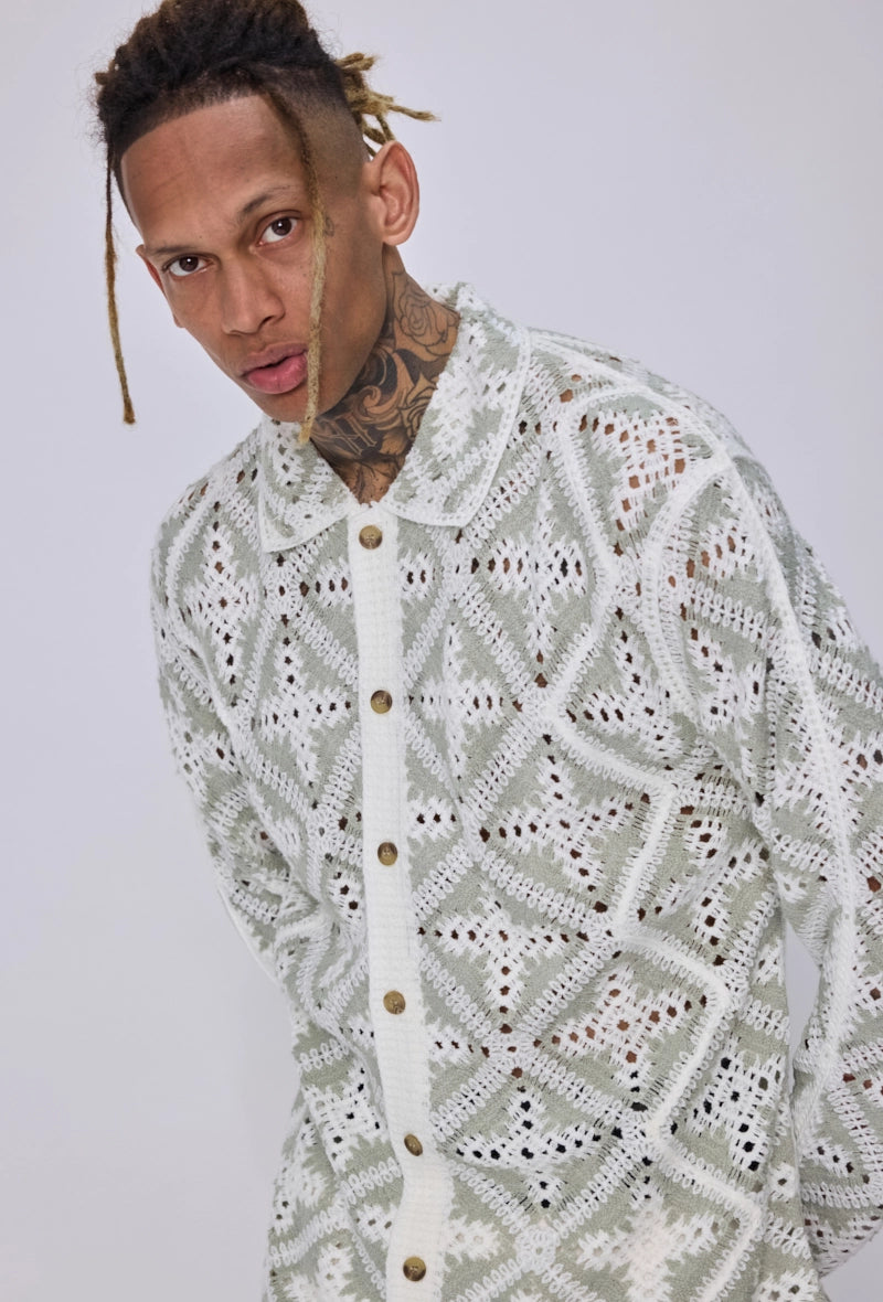 Chemise à crochet à motif