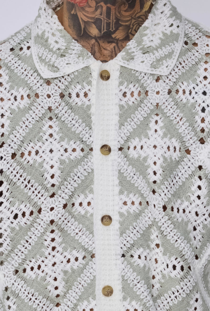 Chemise à crochet à motif