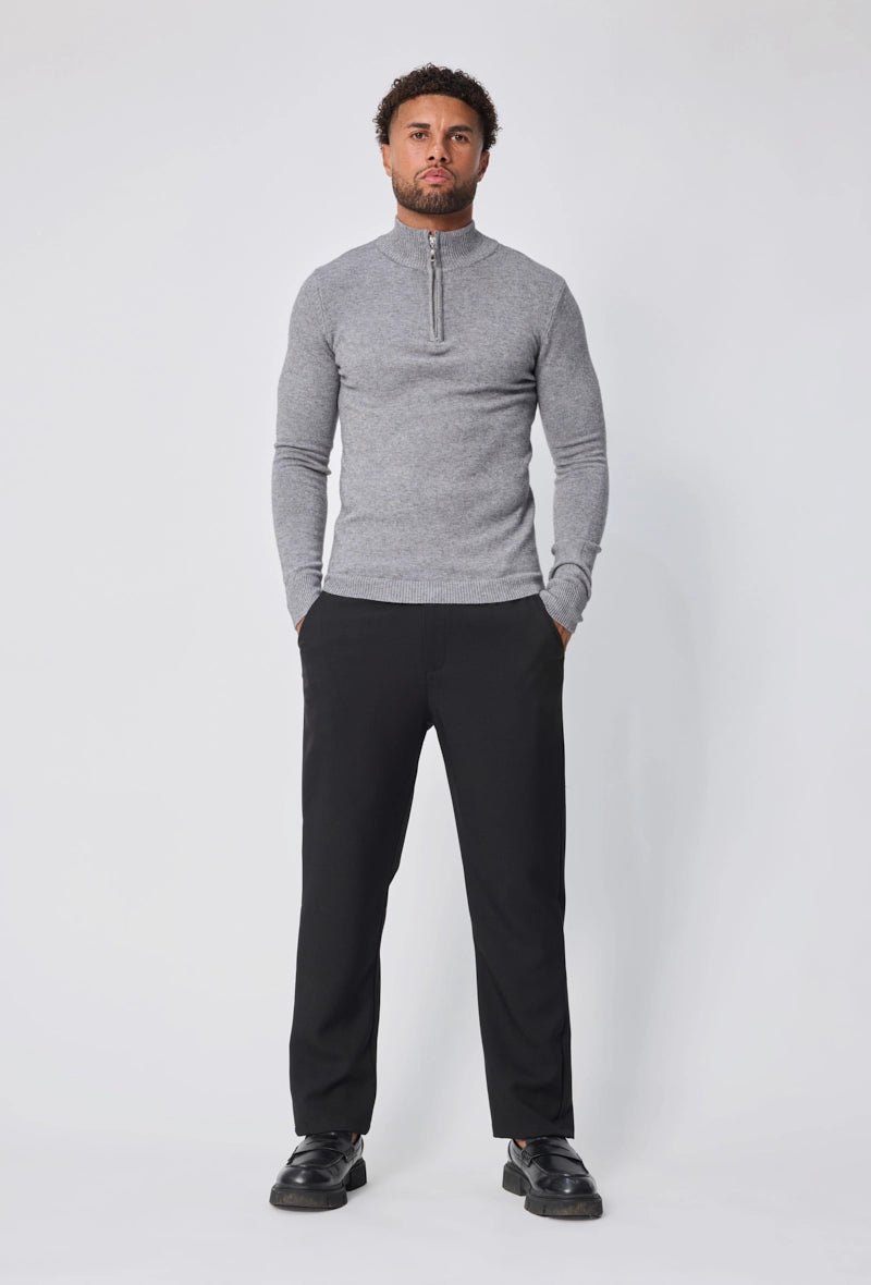 Soft and mottled fine knit sweater