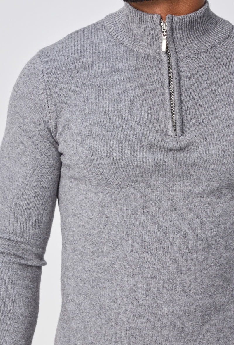 Soft and mottled fine knit sweater