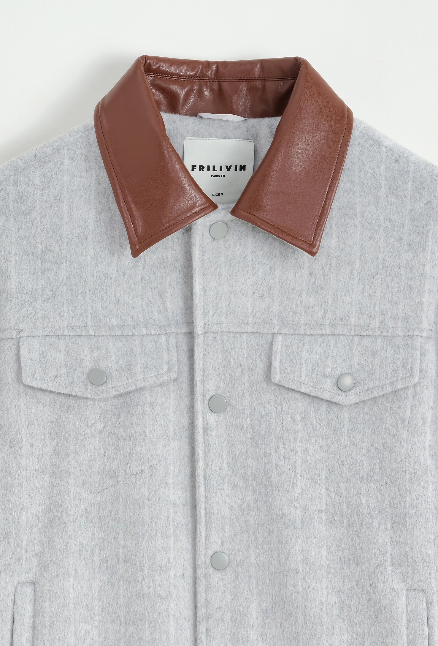 Veste à rayures avec col contrasté