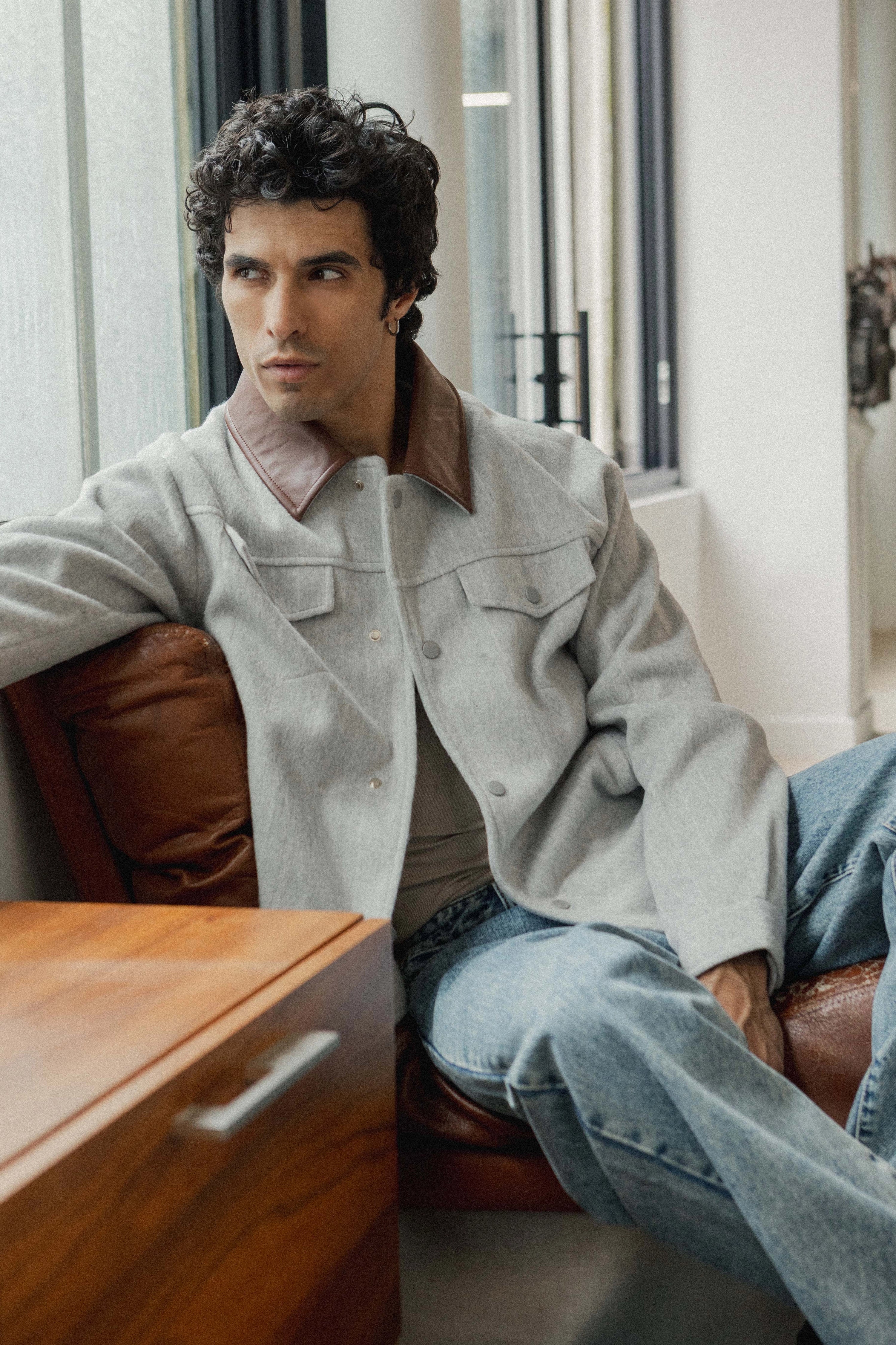 Veste à rayures avec col contrasté