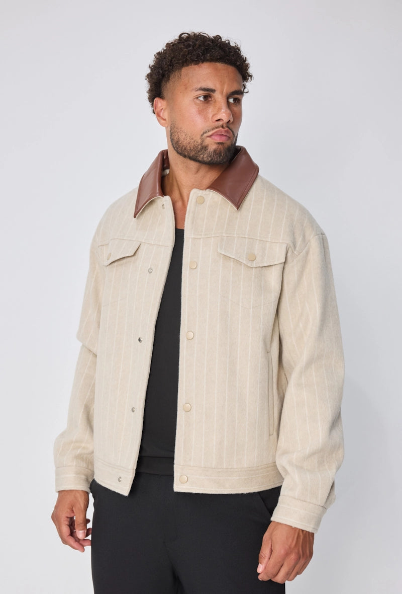 Veste à rayures avec col contrasté