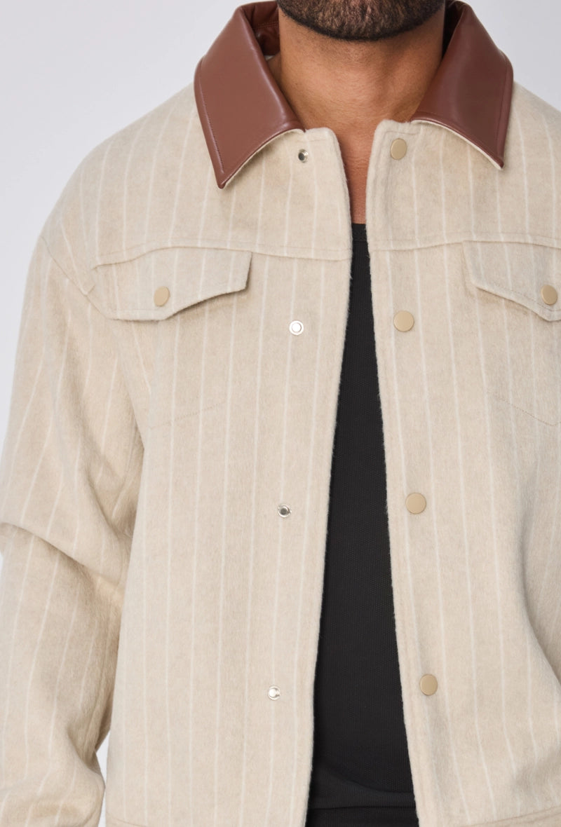 Veste à rayures avec col contrasté