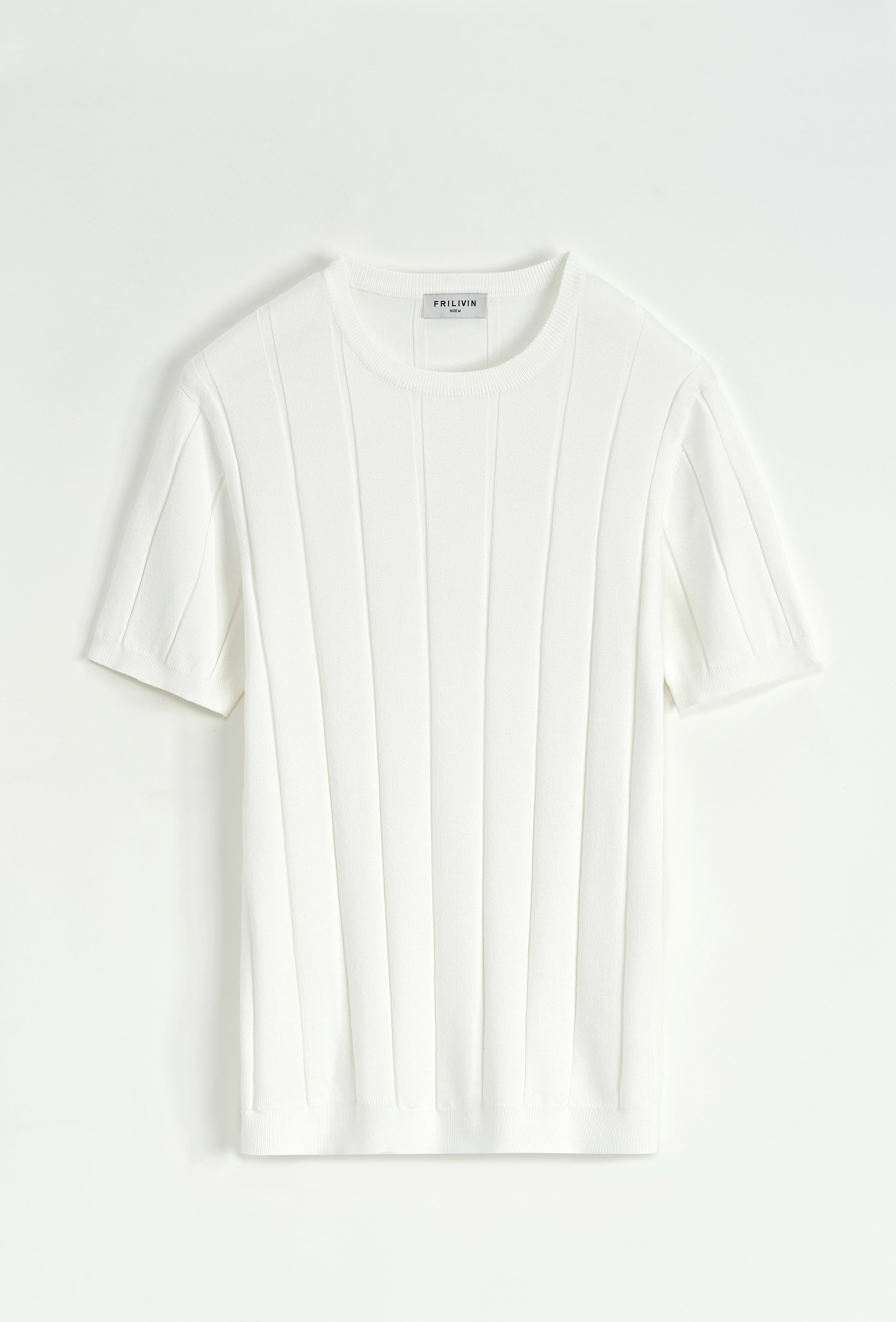 Pull léger avec lignes latérales