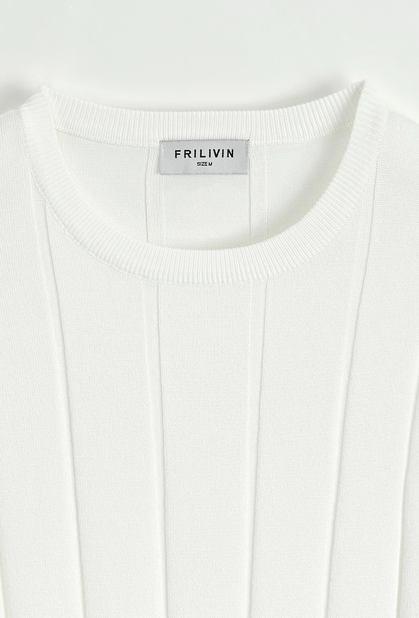 Pull léger avec lignes latérales