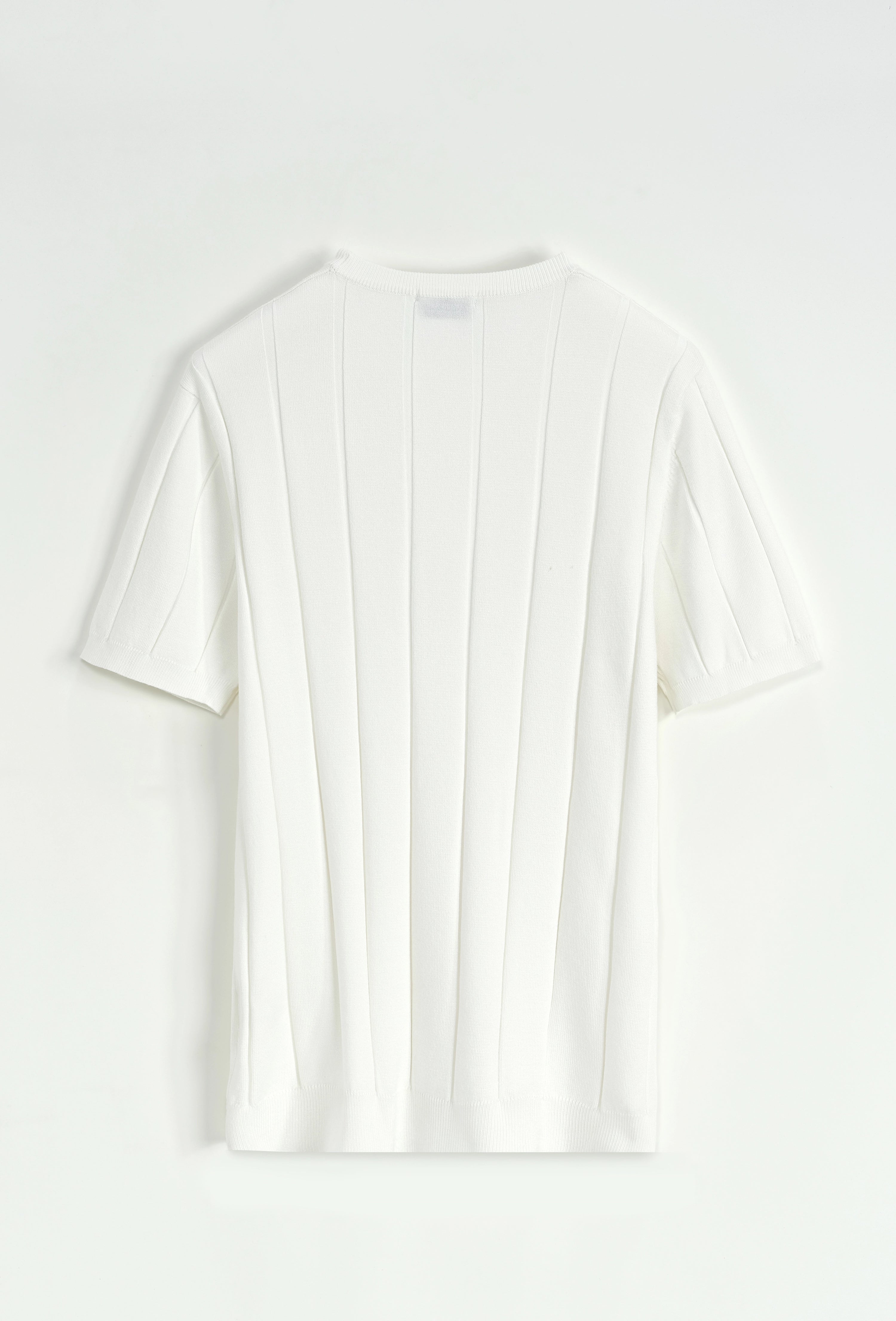 Pull léger avec lignes latérales