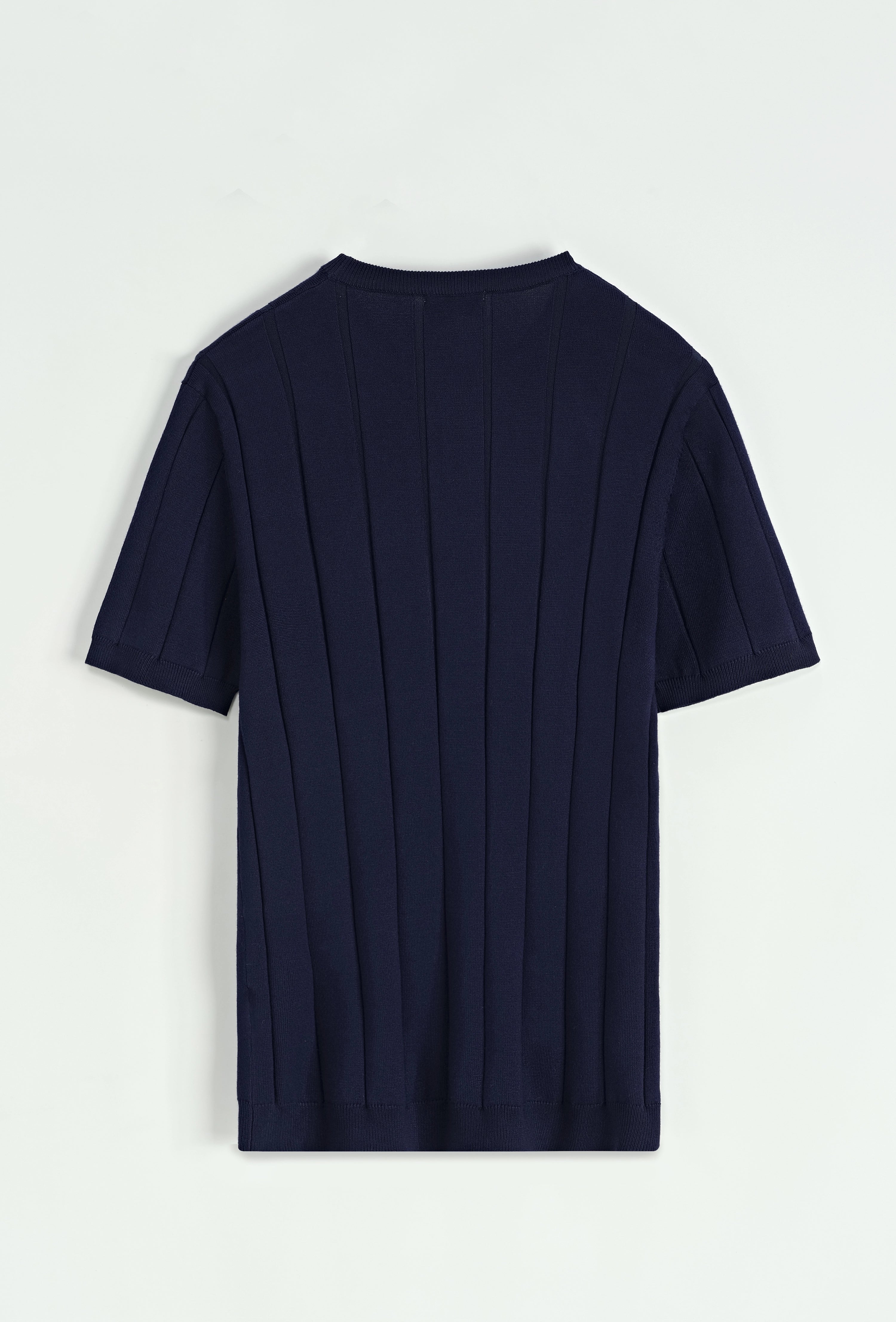 Pull léger avec lignes latérales
