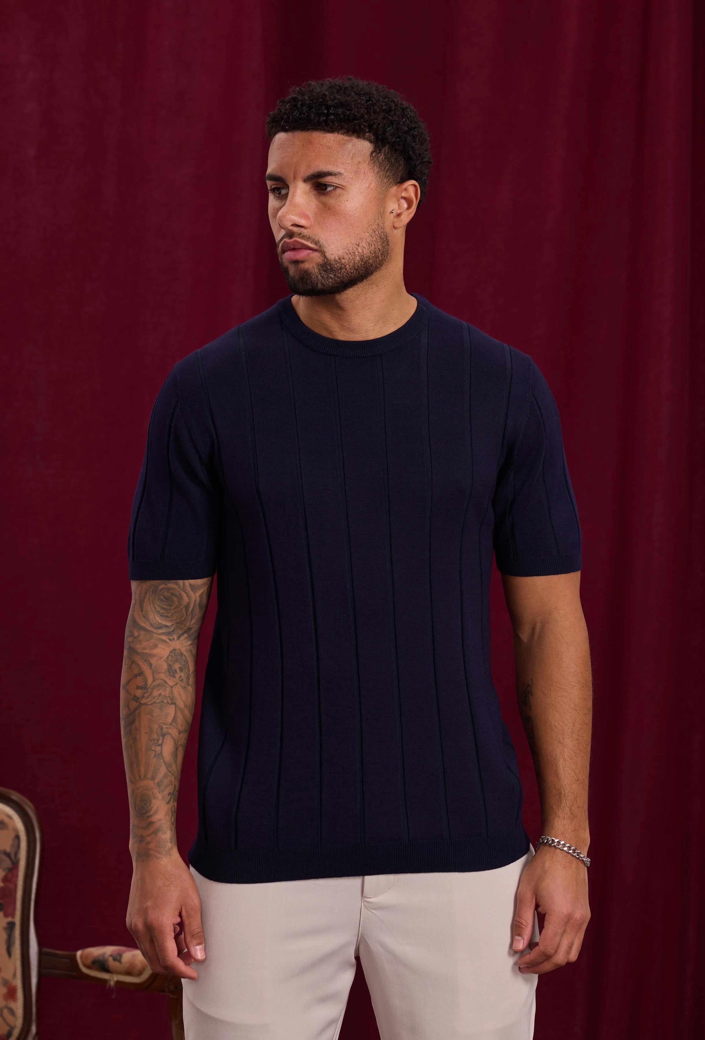 Pull léger avec lignes latérales