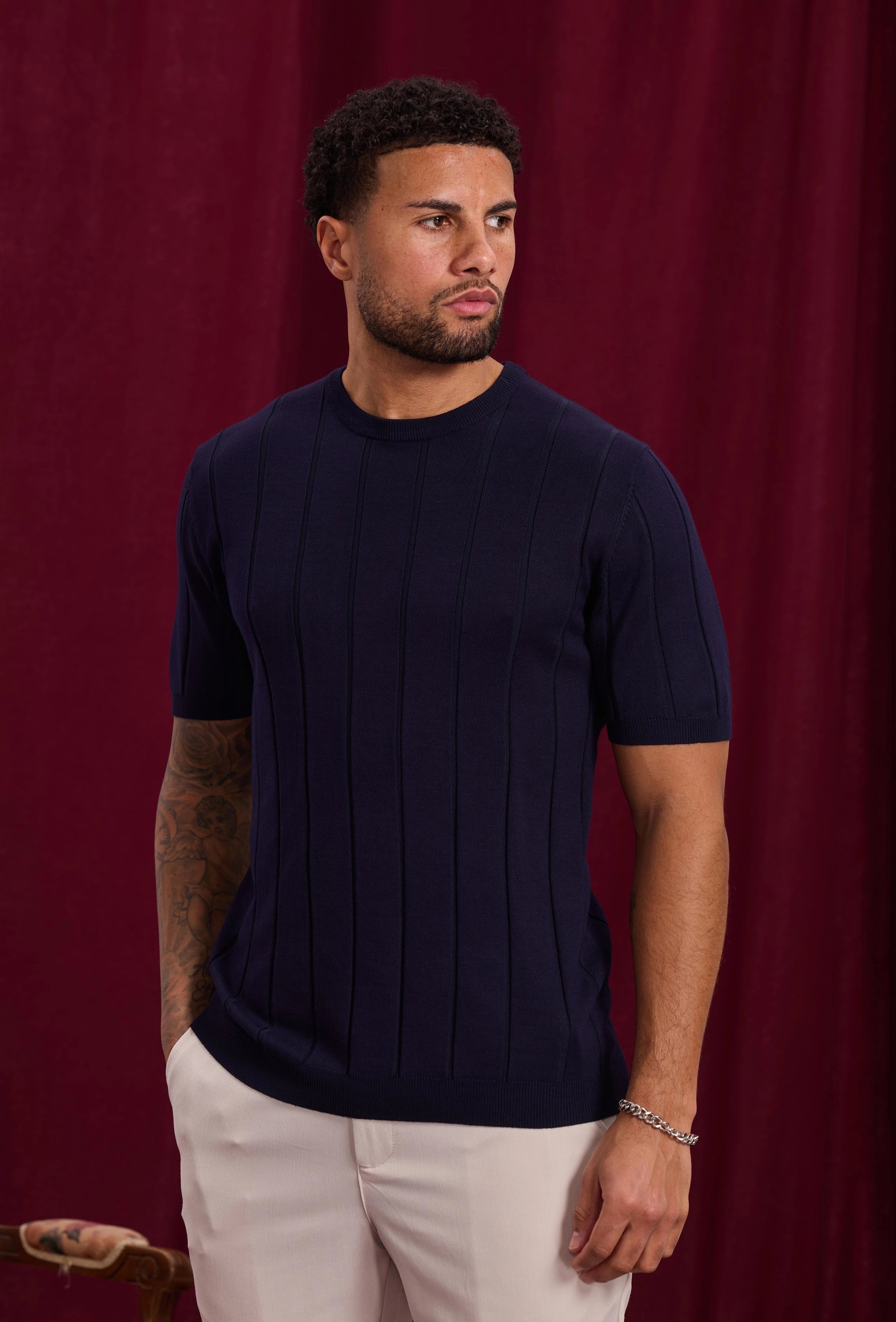 Pull léger avec lignes latérales