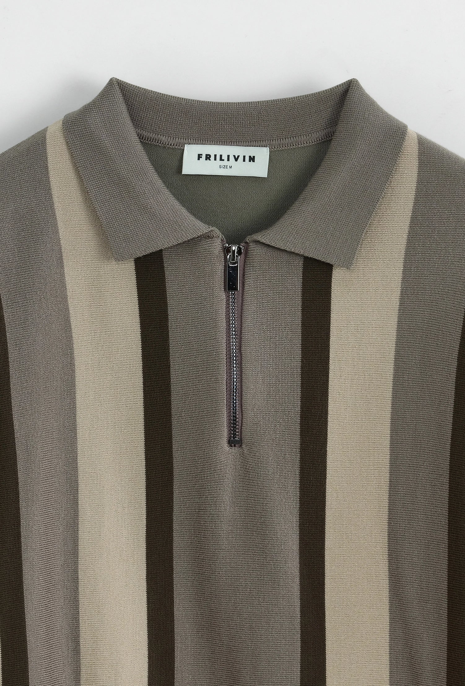Pull à zip à rayures