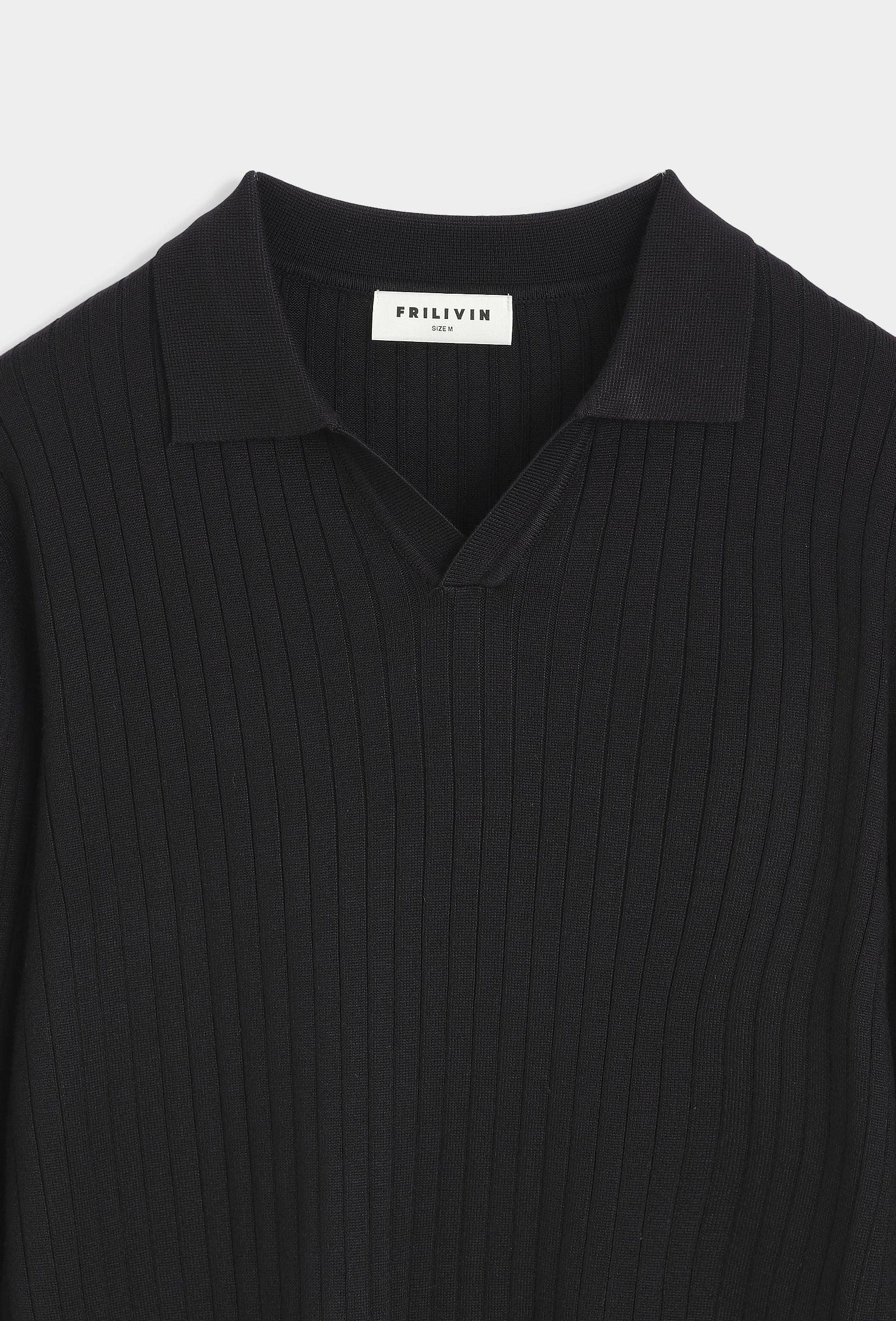 Polo à col en v avec rayures texturées