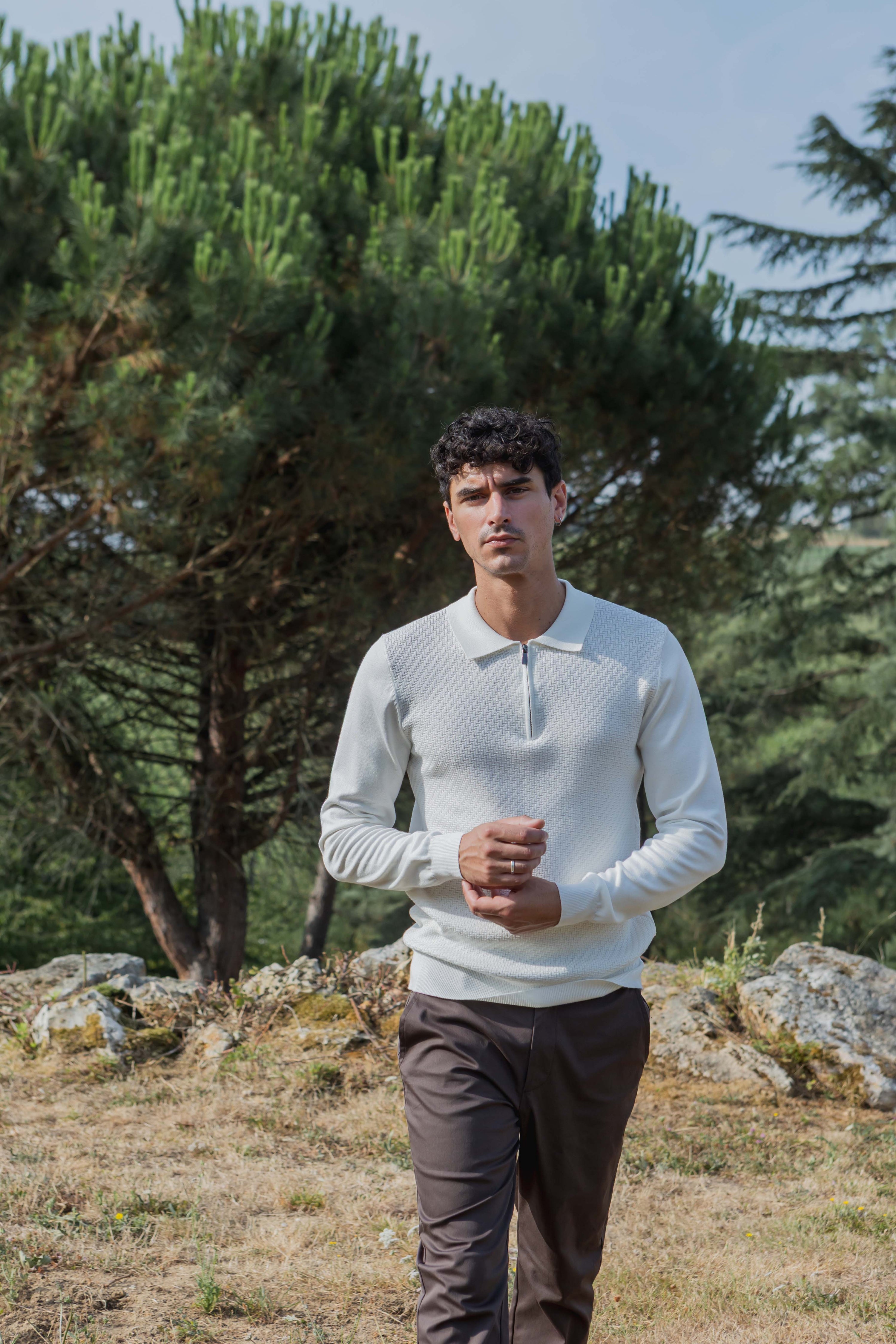 Polo à col zippé style moderne