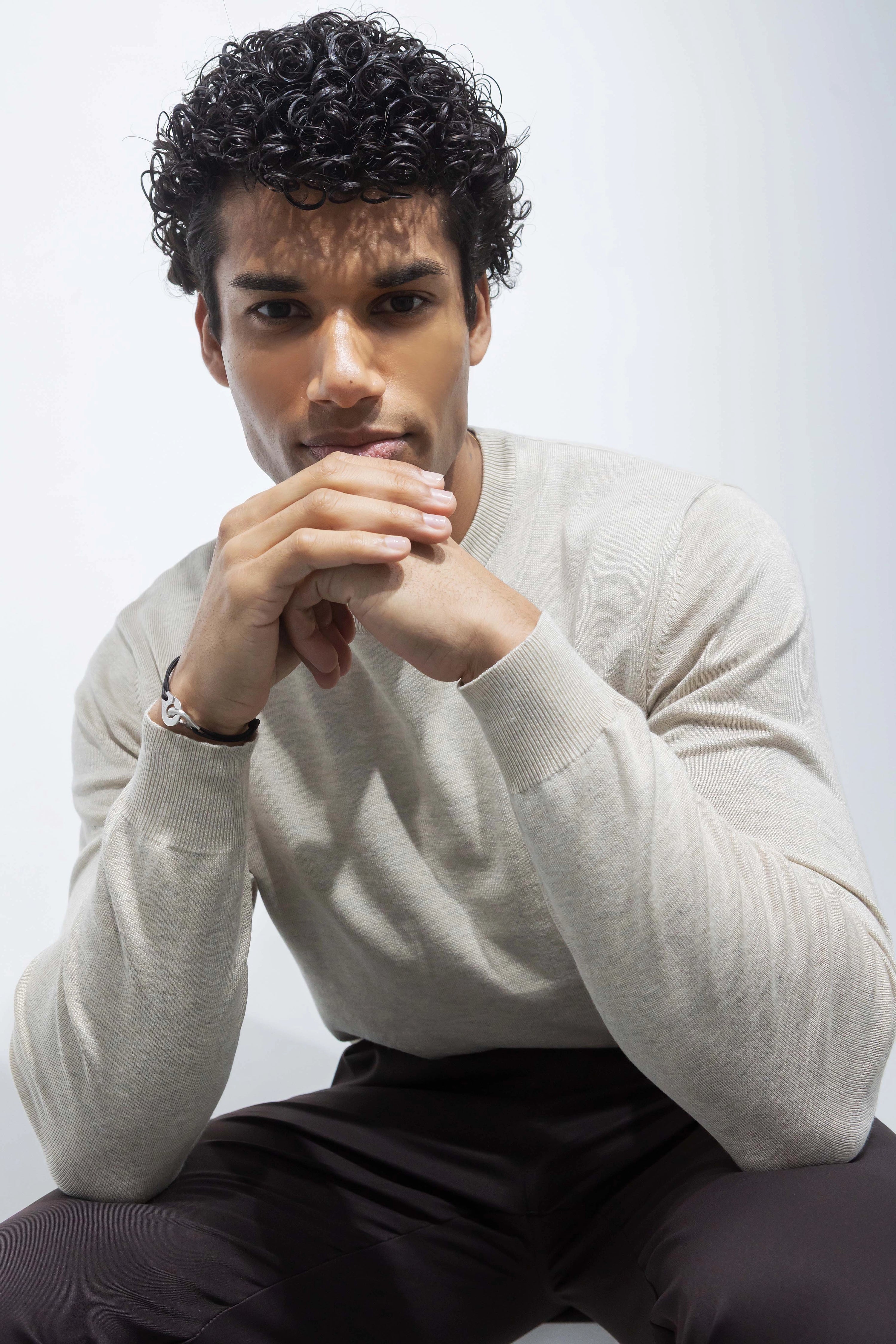 Plain round neck sweater