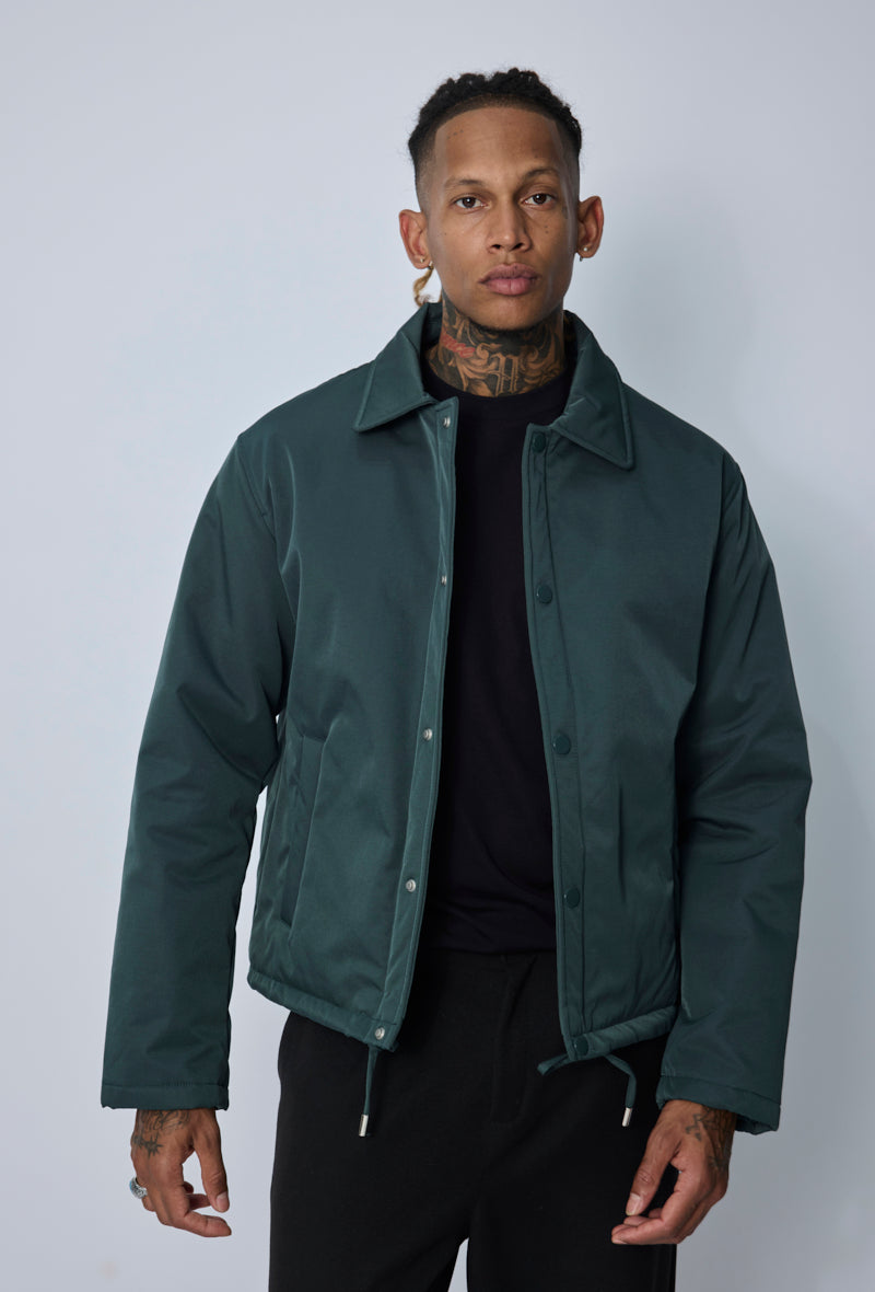 Veste moderne à col pratique et élégante