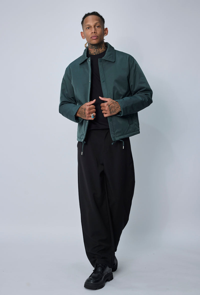 Veste moderne à col pratique et élégante