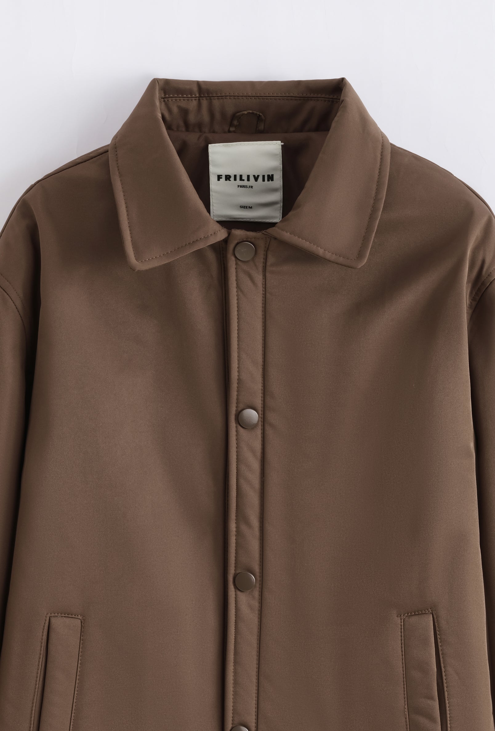 Veste moderne à col pratique et élégante