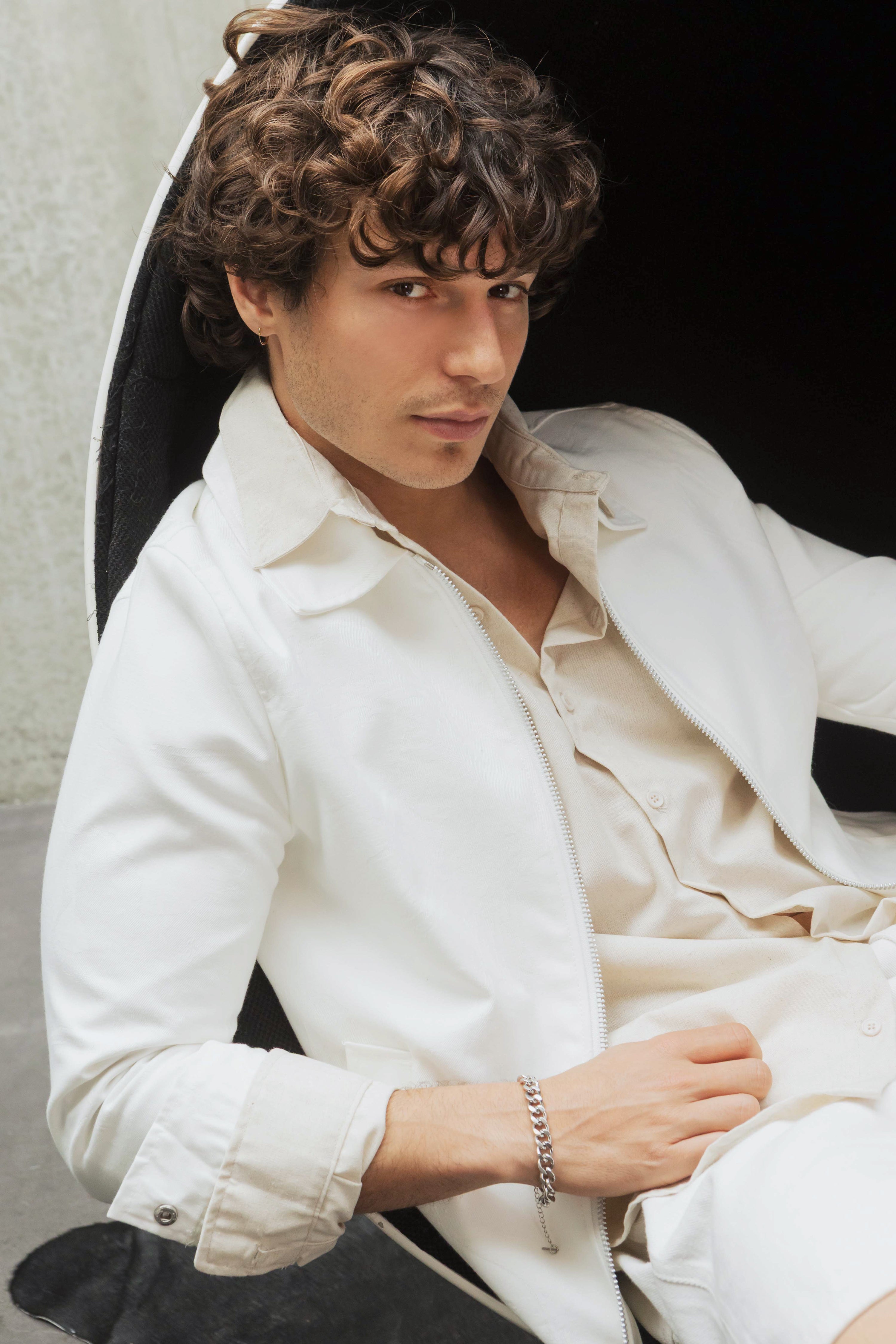 Veste moderne à col élégante