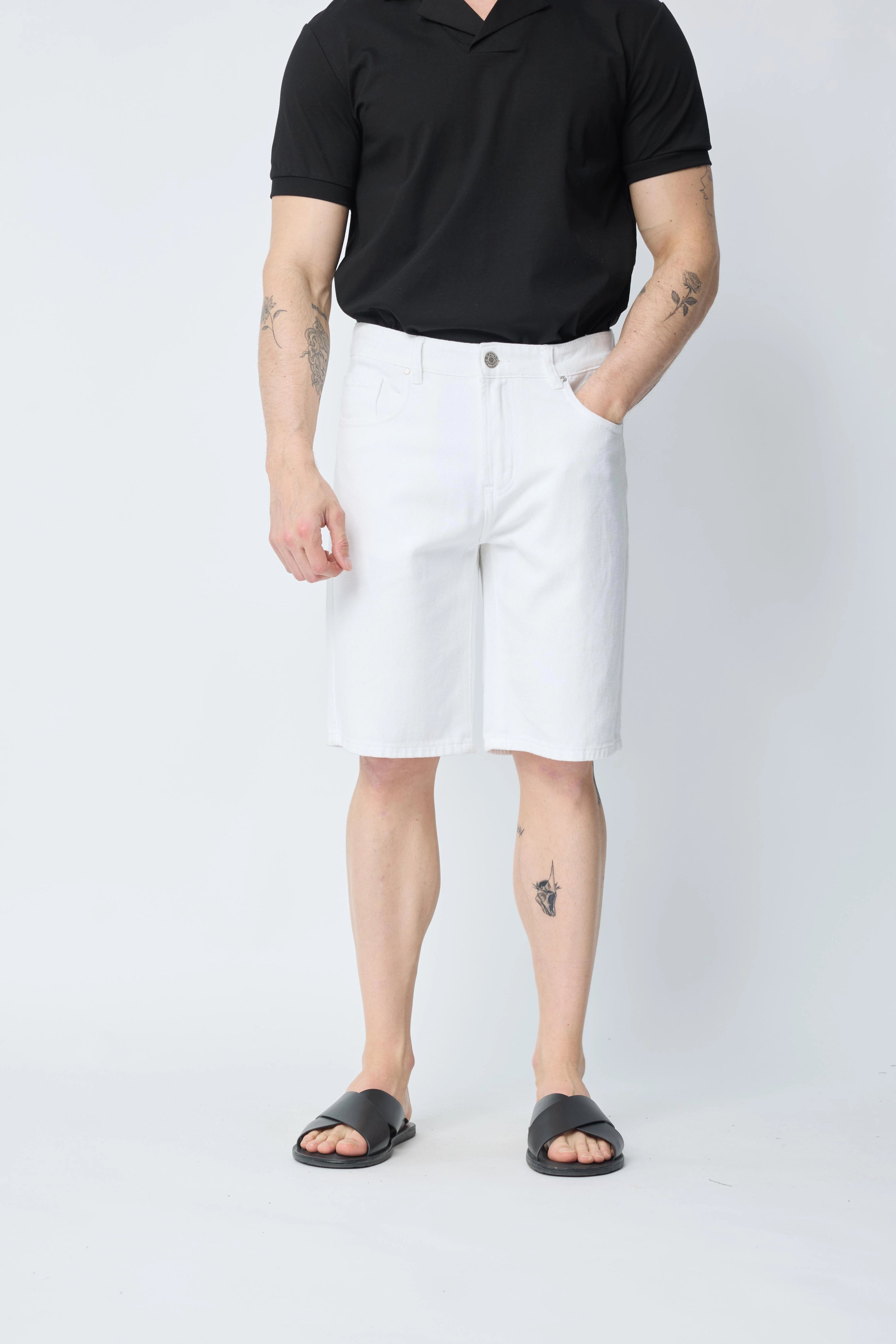 Short élégant en tissu clair