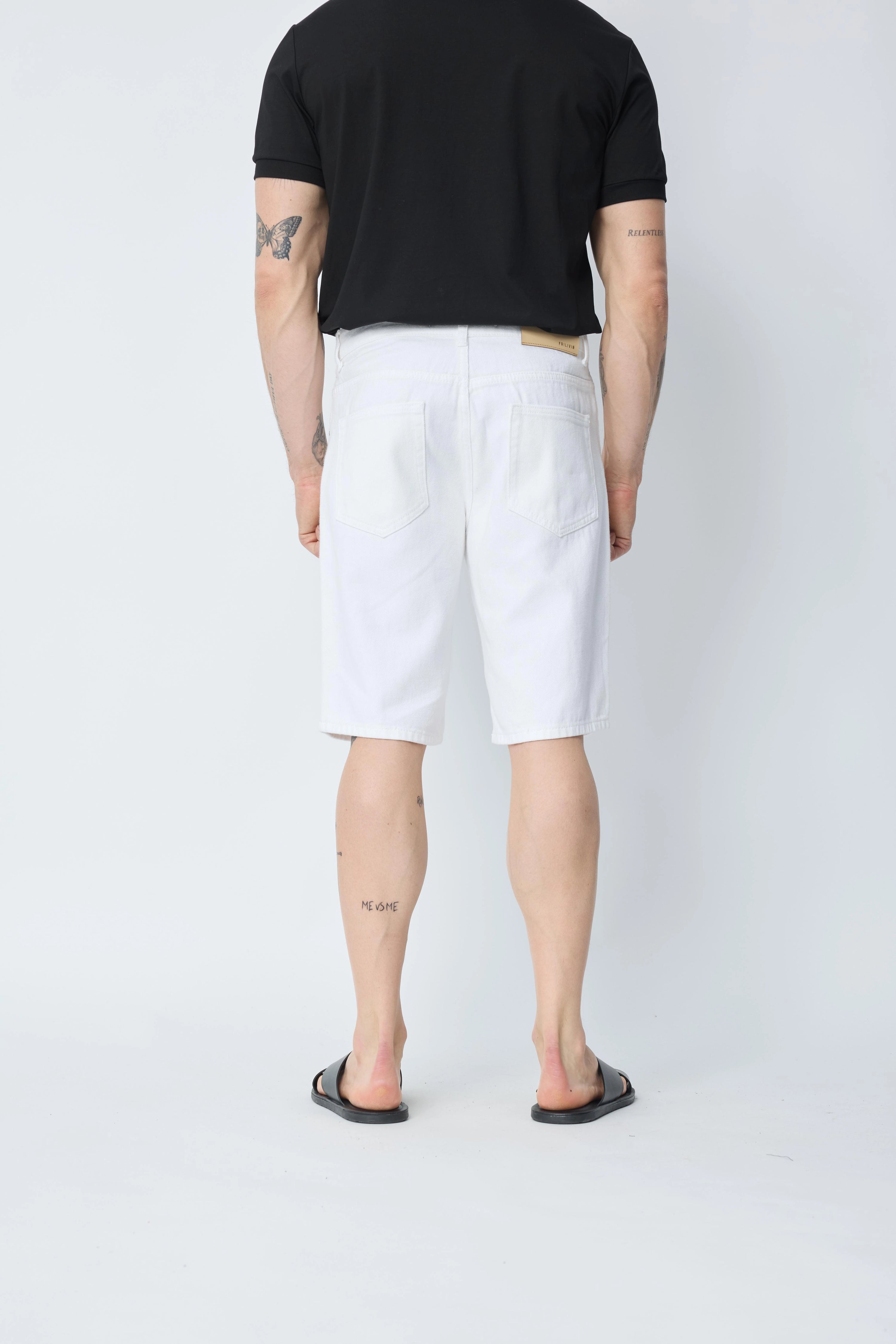 Short élégant en tissu clair